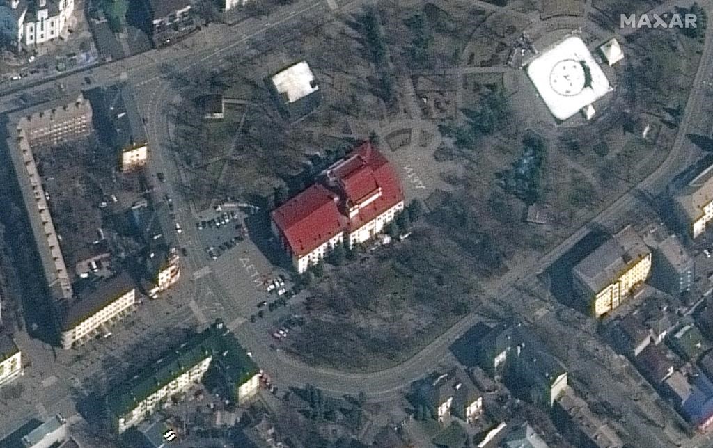 Satellite image of Mariupol Drama Theater before the bombing, the word ДЕТИ (Children) clearly visible on the ground