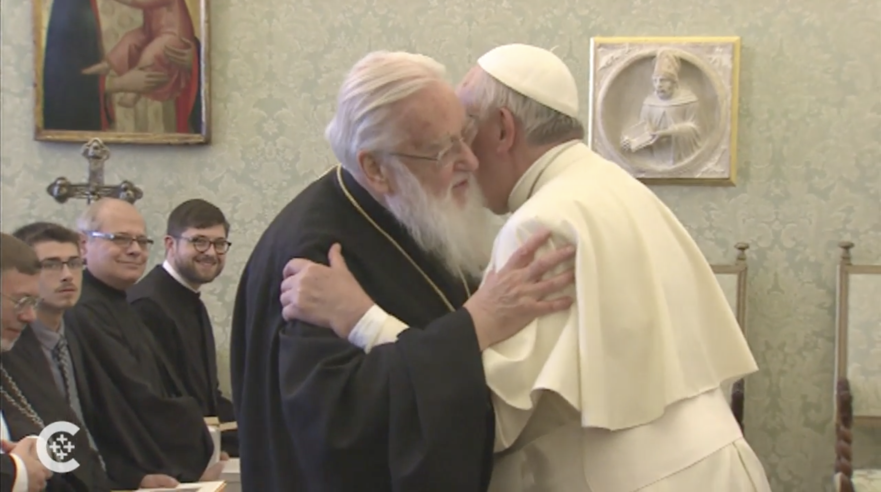 Metropolitan Kallistos Ware gives the Kiss of Peace to the Pope